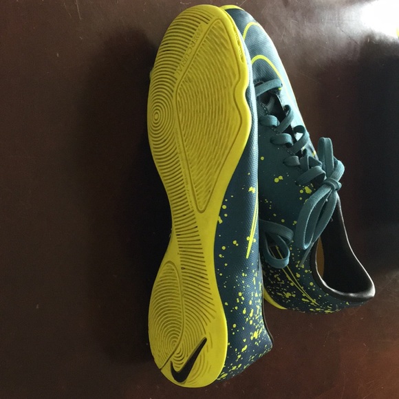 Nike Mercurial Indoor Soccer Shoe - Picture 5 of 5